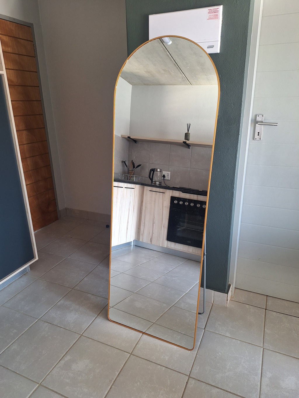Mirror. 165x57cm. Gold