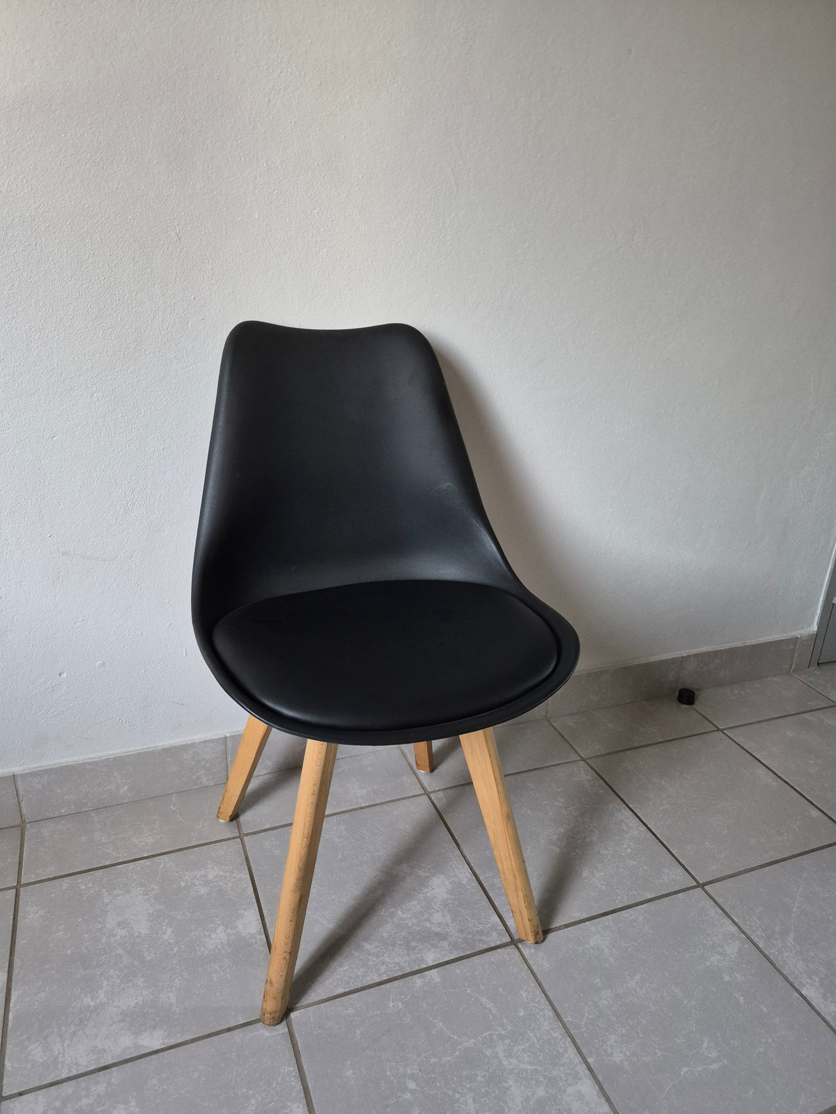 Padded Chair. Black