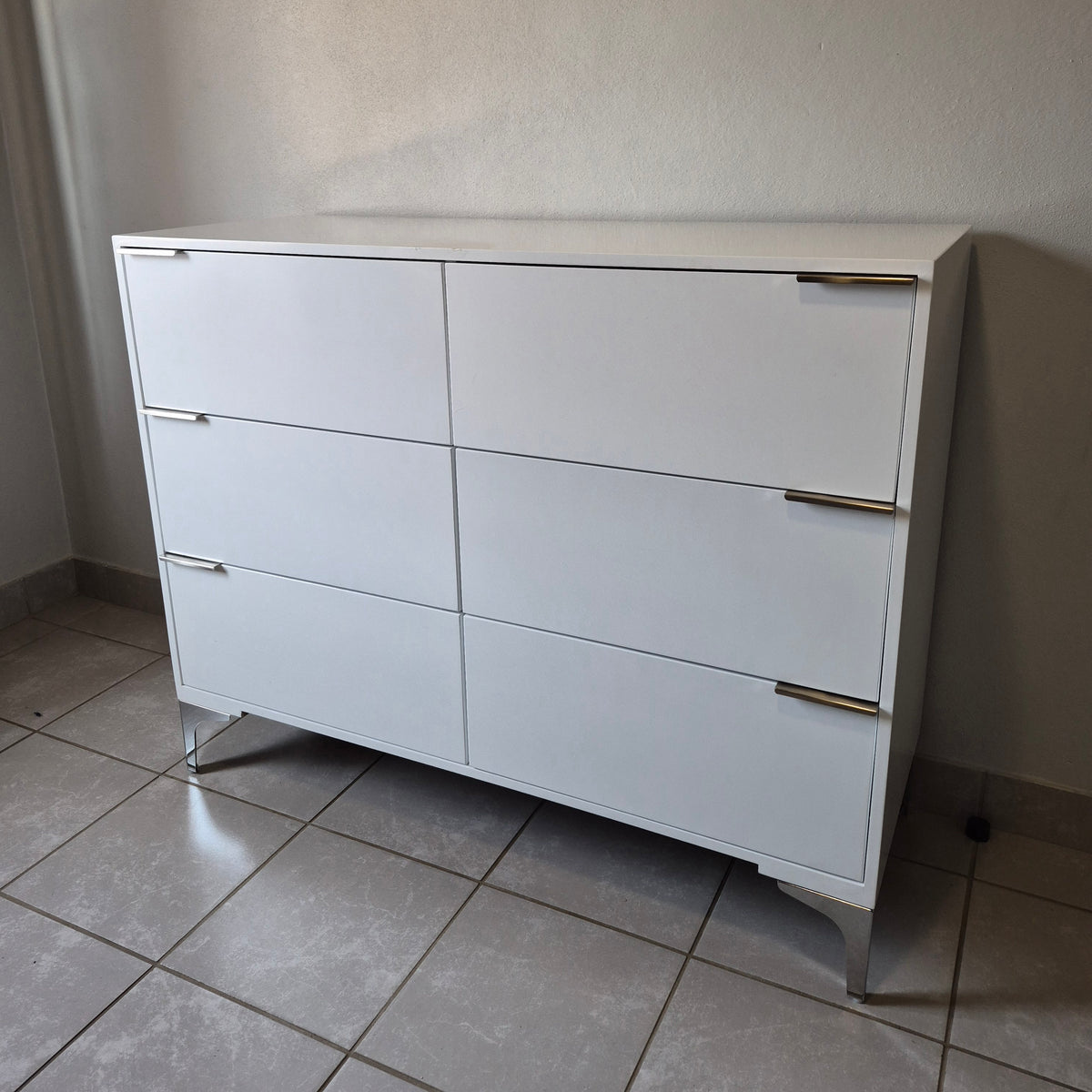 Chest of Drawers. Silver Handles