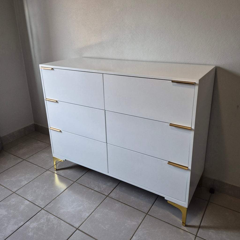 Chest of Drawers. Gold Handles