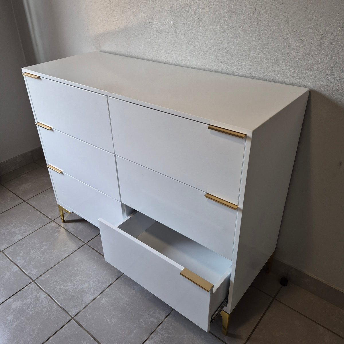 Chest of Drawers. Gold Handles