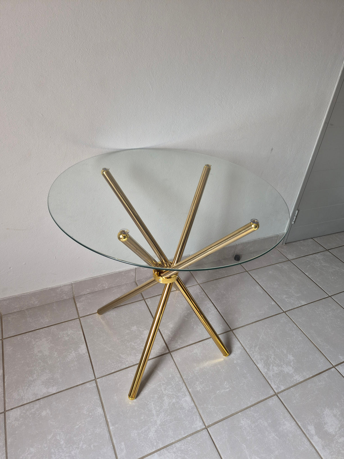 C19 Round Table. Gold Legs