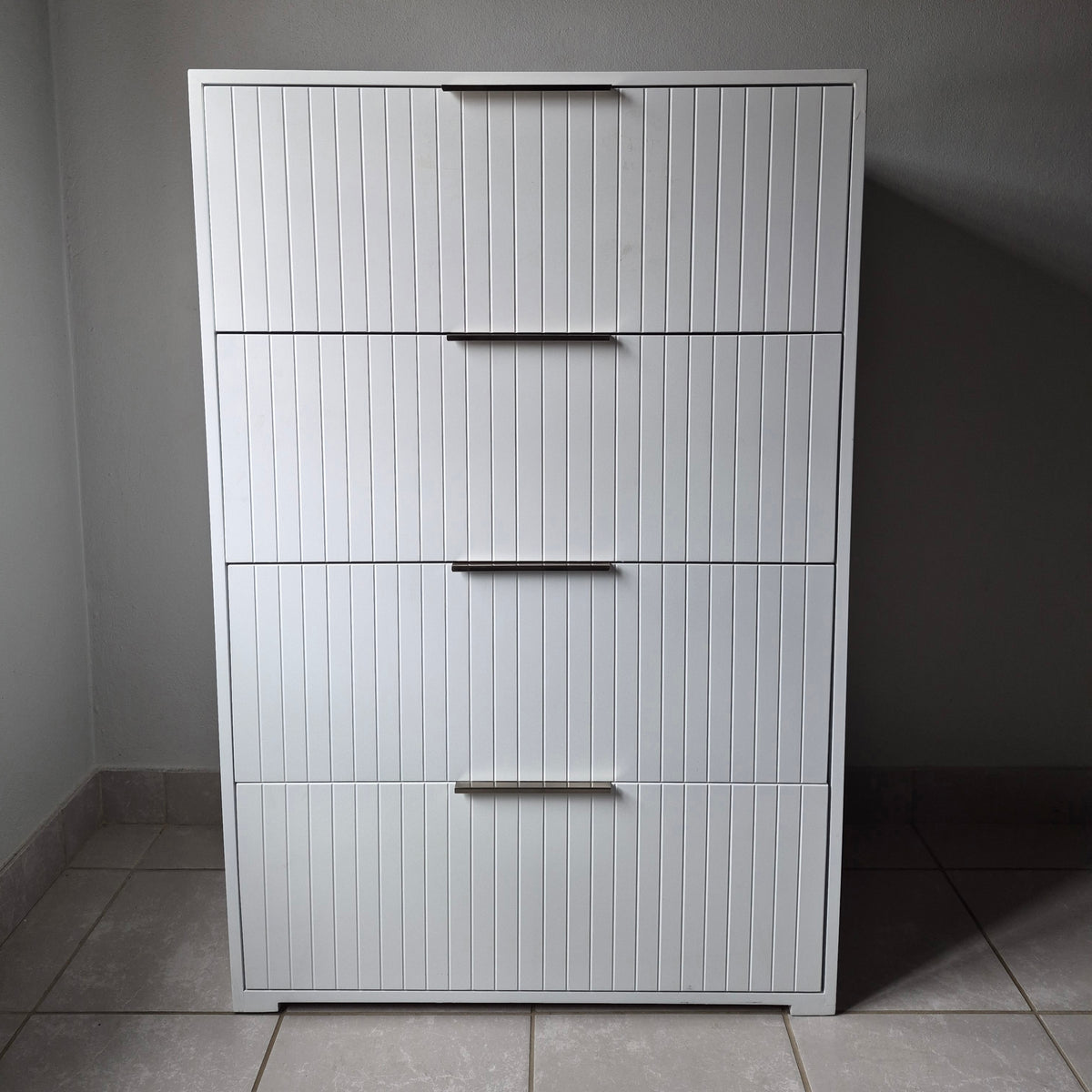 Chest of Drawers. Silver Handles