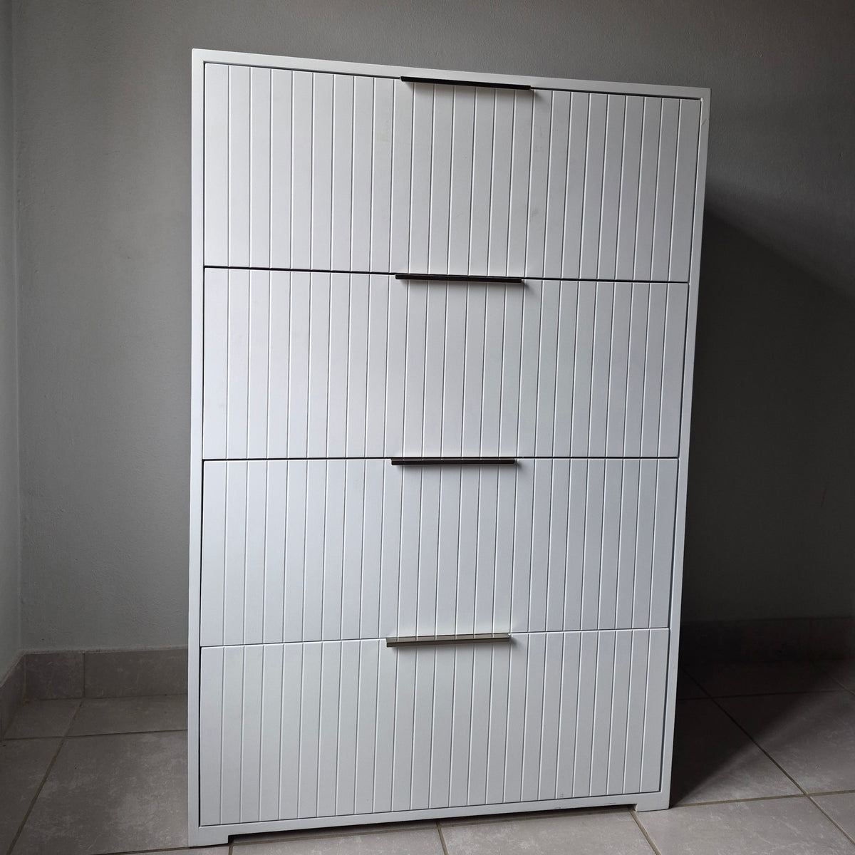Chest of Drawers. Silver Handles