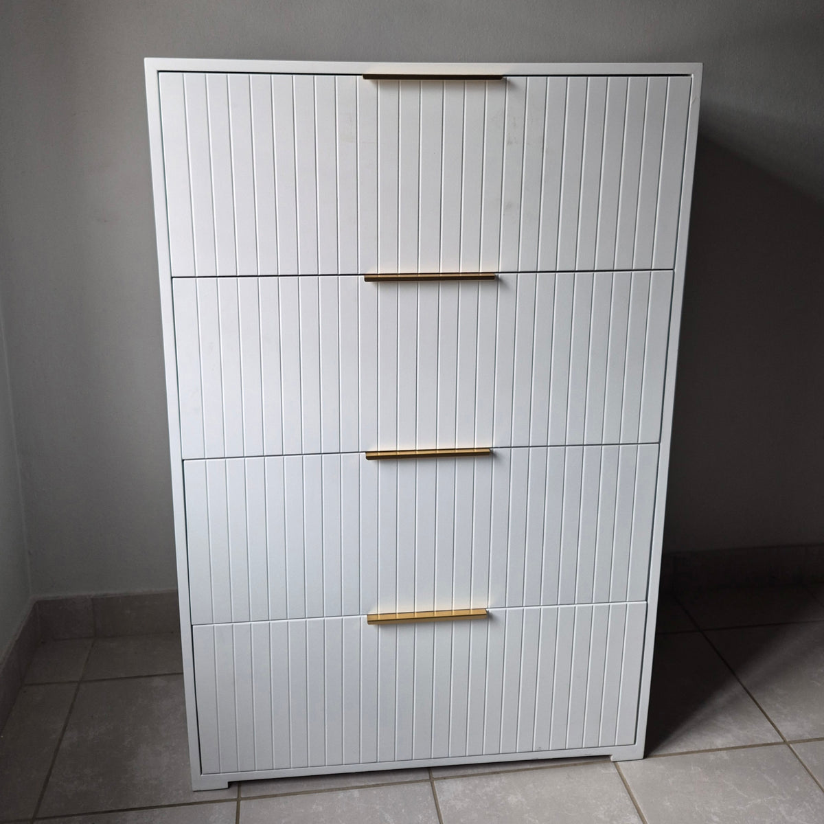 Chest of Drawers. Gold Handles