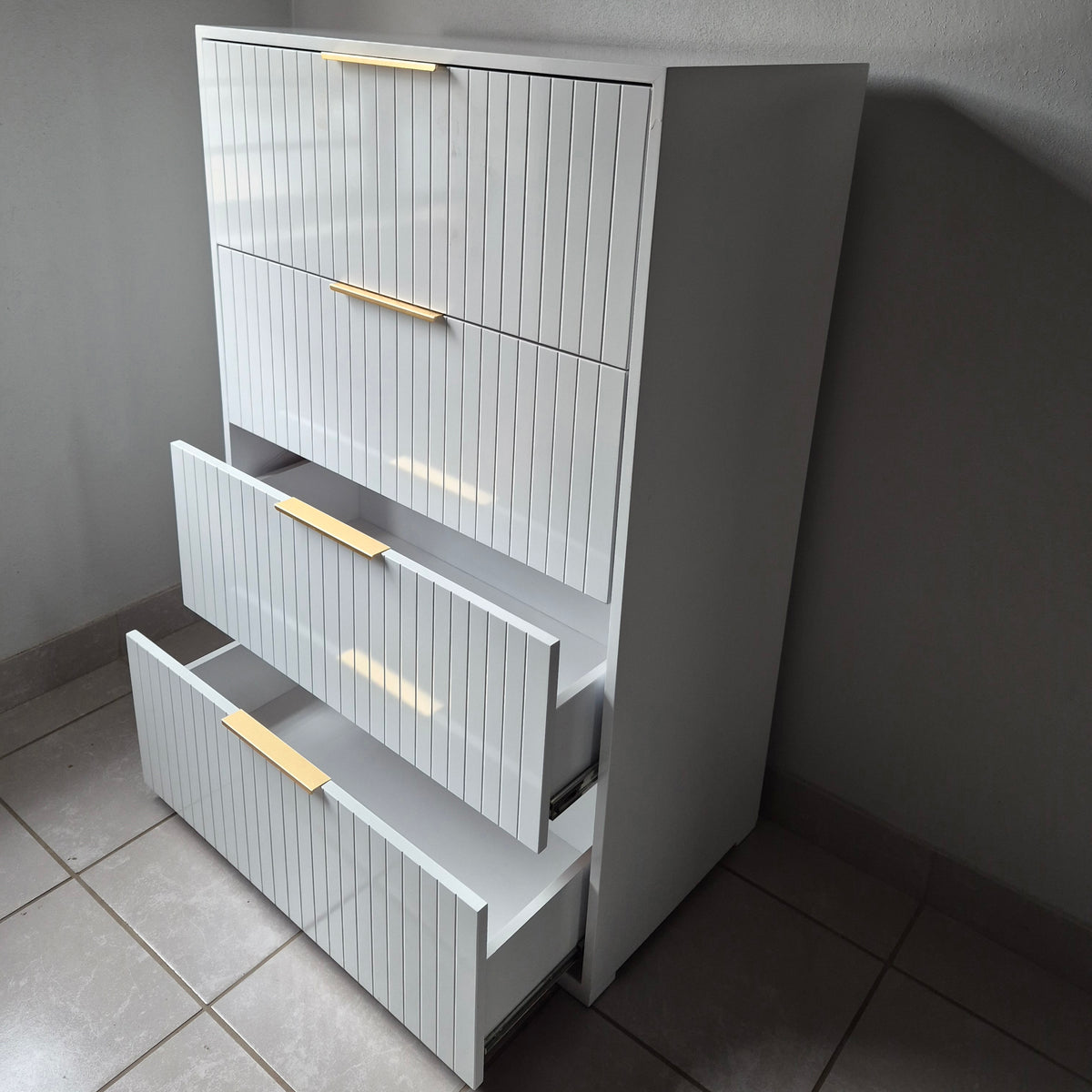 Chest of Drawers. Gold Handles