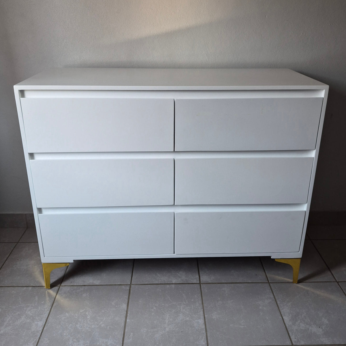 Chest of Drawers. Gold Legs