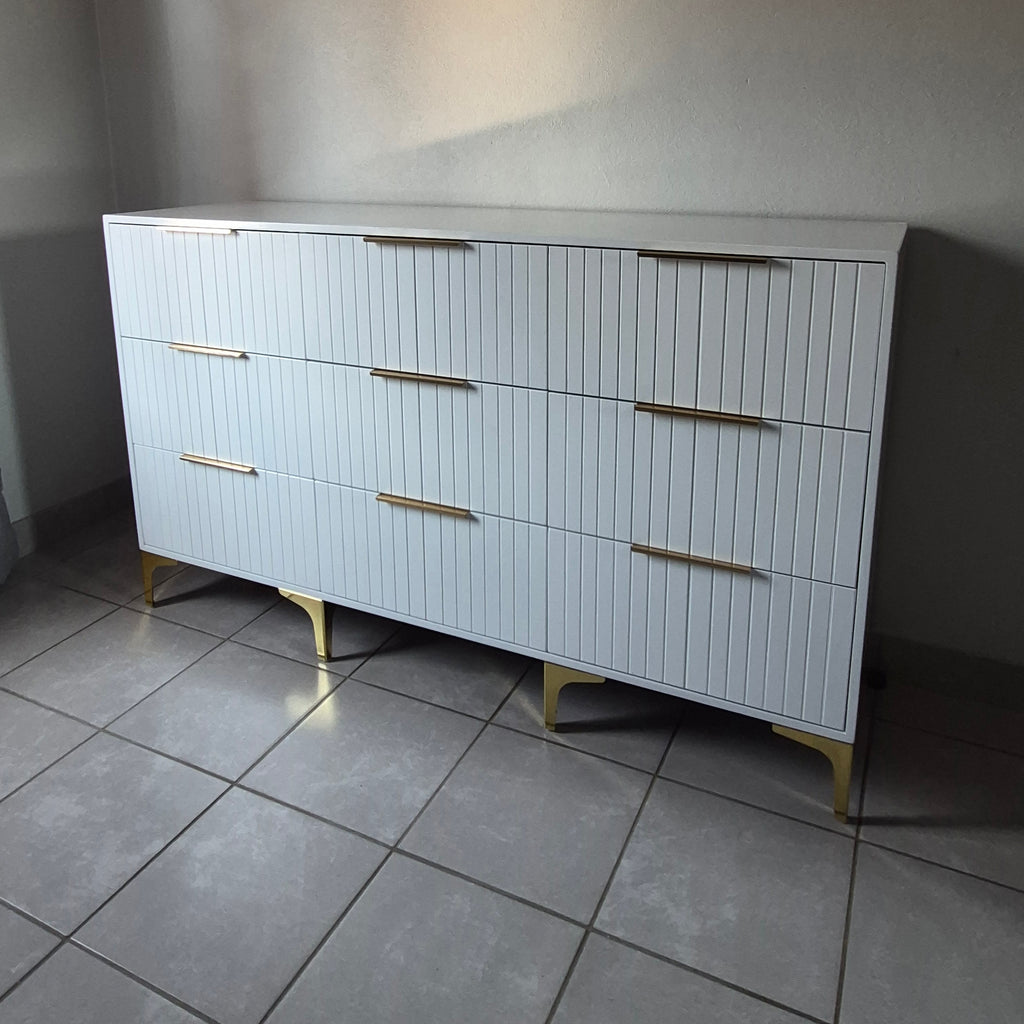 Chest of Drawers. Gold Handles