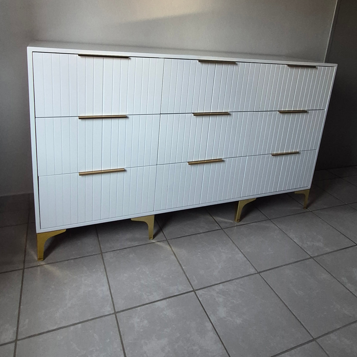Chest of Drawers. Gold Handles
