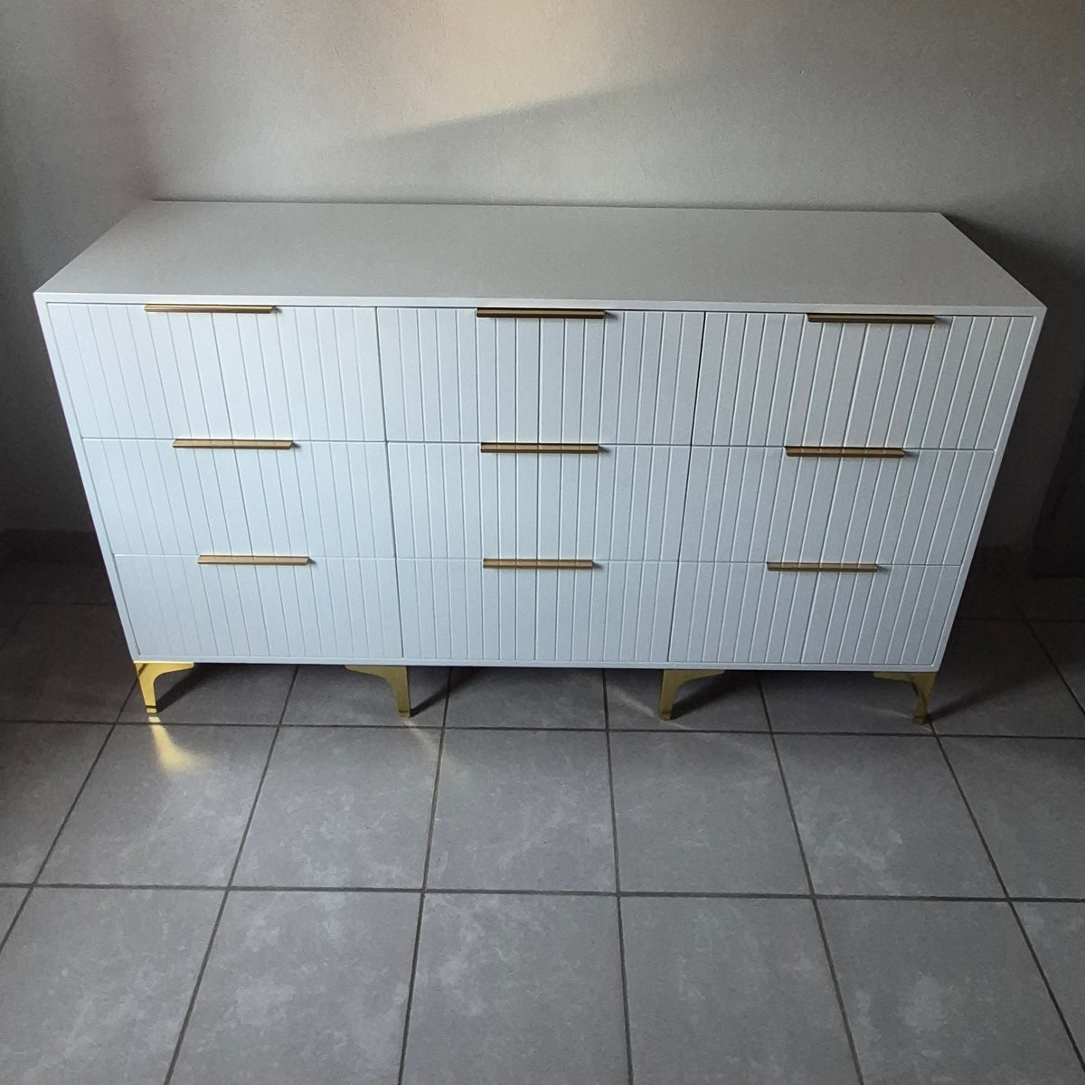 Chest of Drawers. Gold Handles