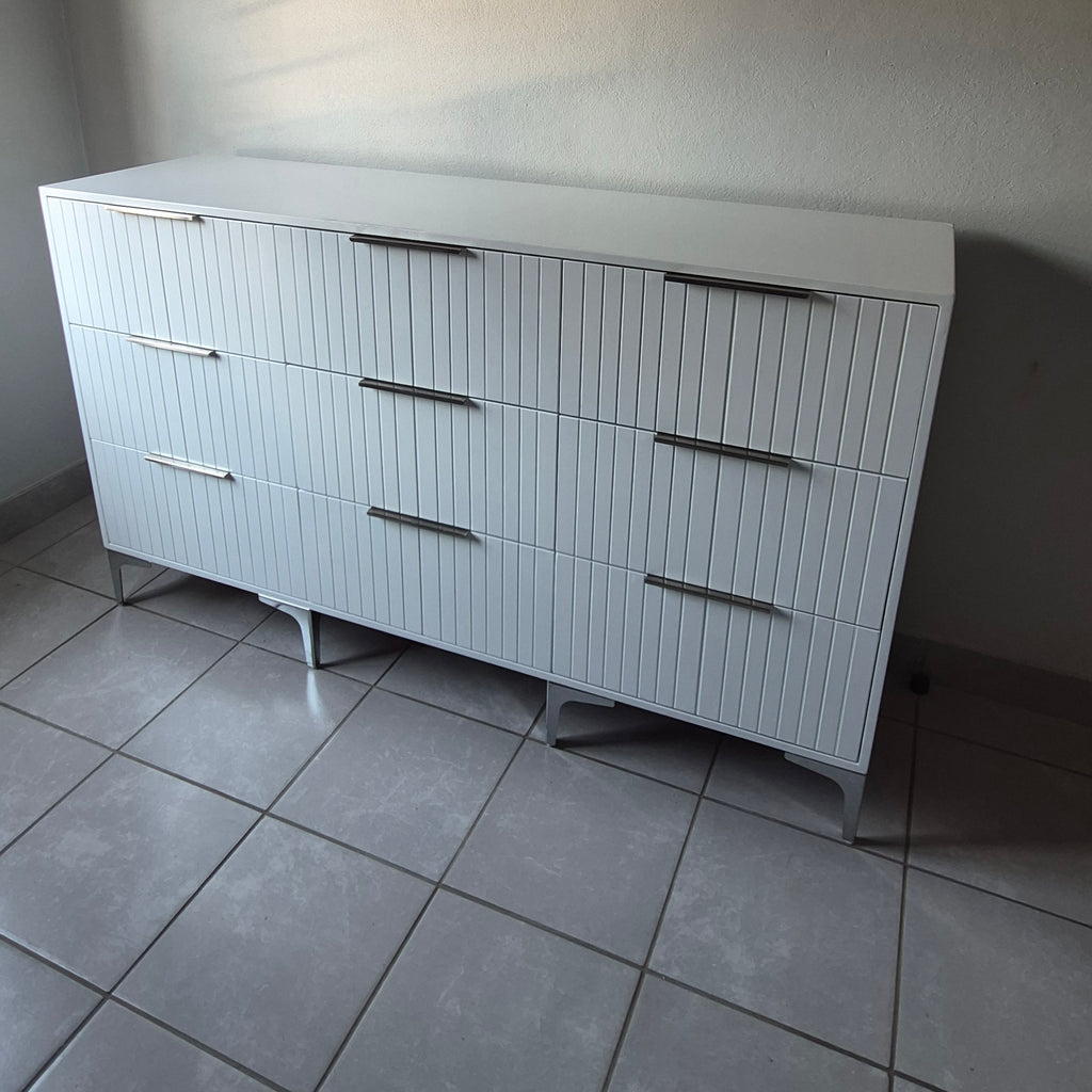 Chest of Drawers. Silver Handles