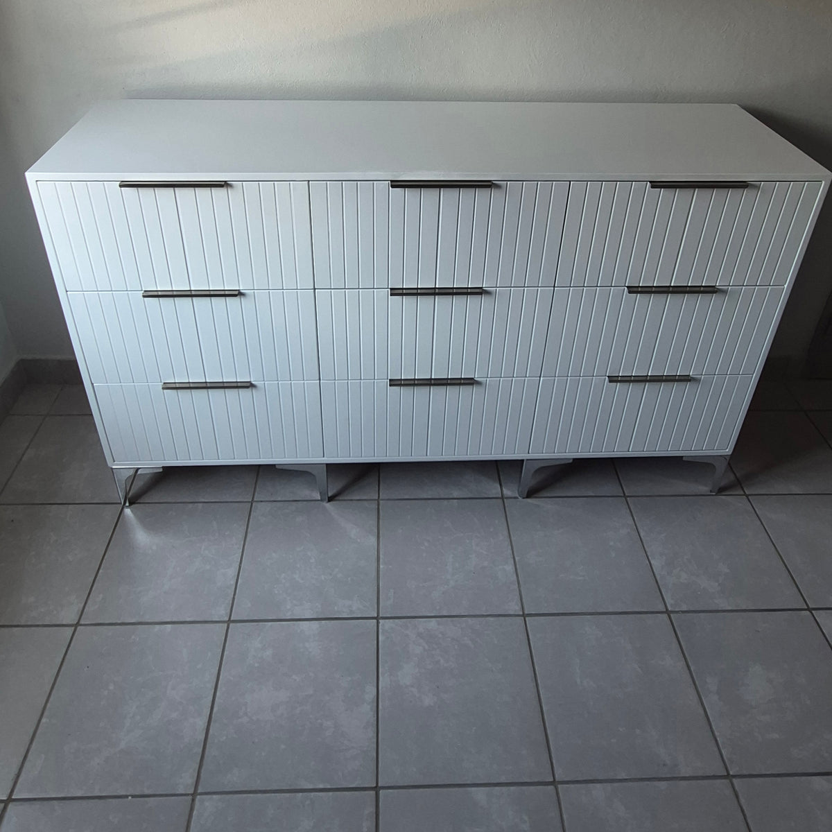 Chest of Drawers. Silver Handles