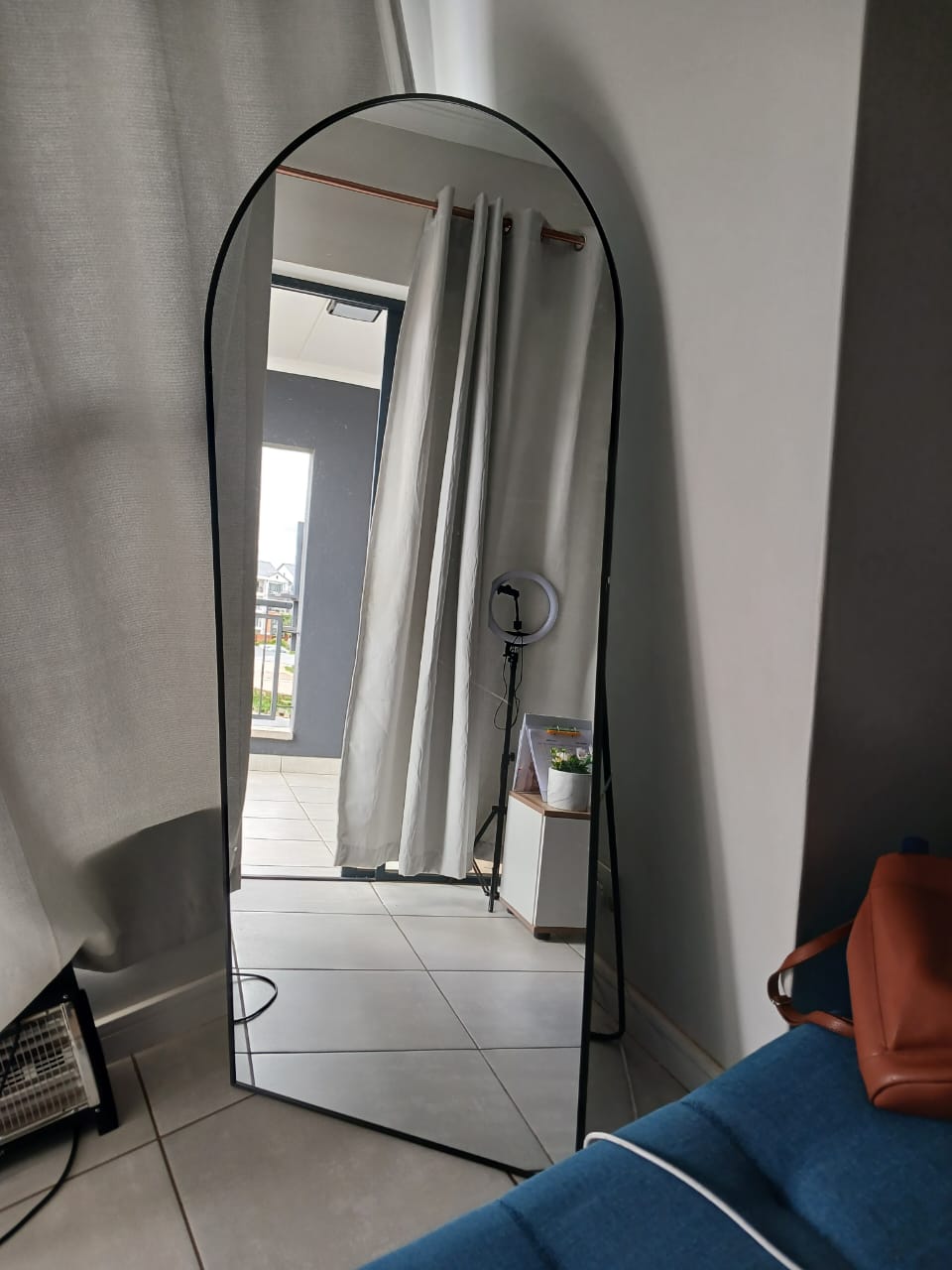 Mirror. Black. 170x69cm