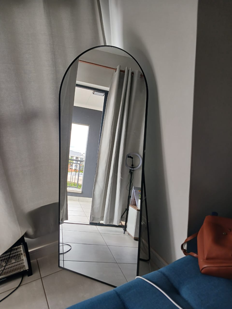 Mirror. Black. 170x69cm
