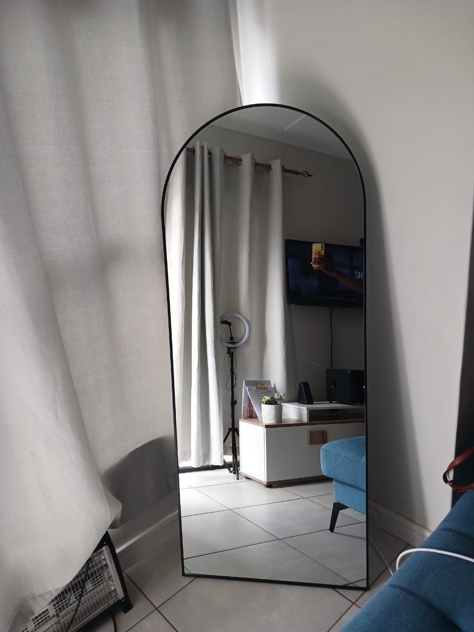 Mirror. Black. 170x69cm
