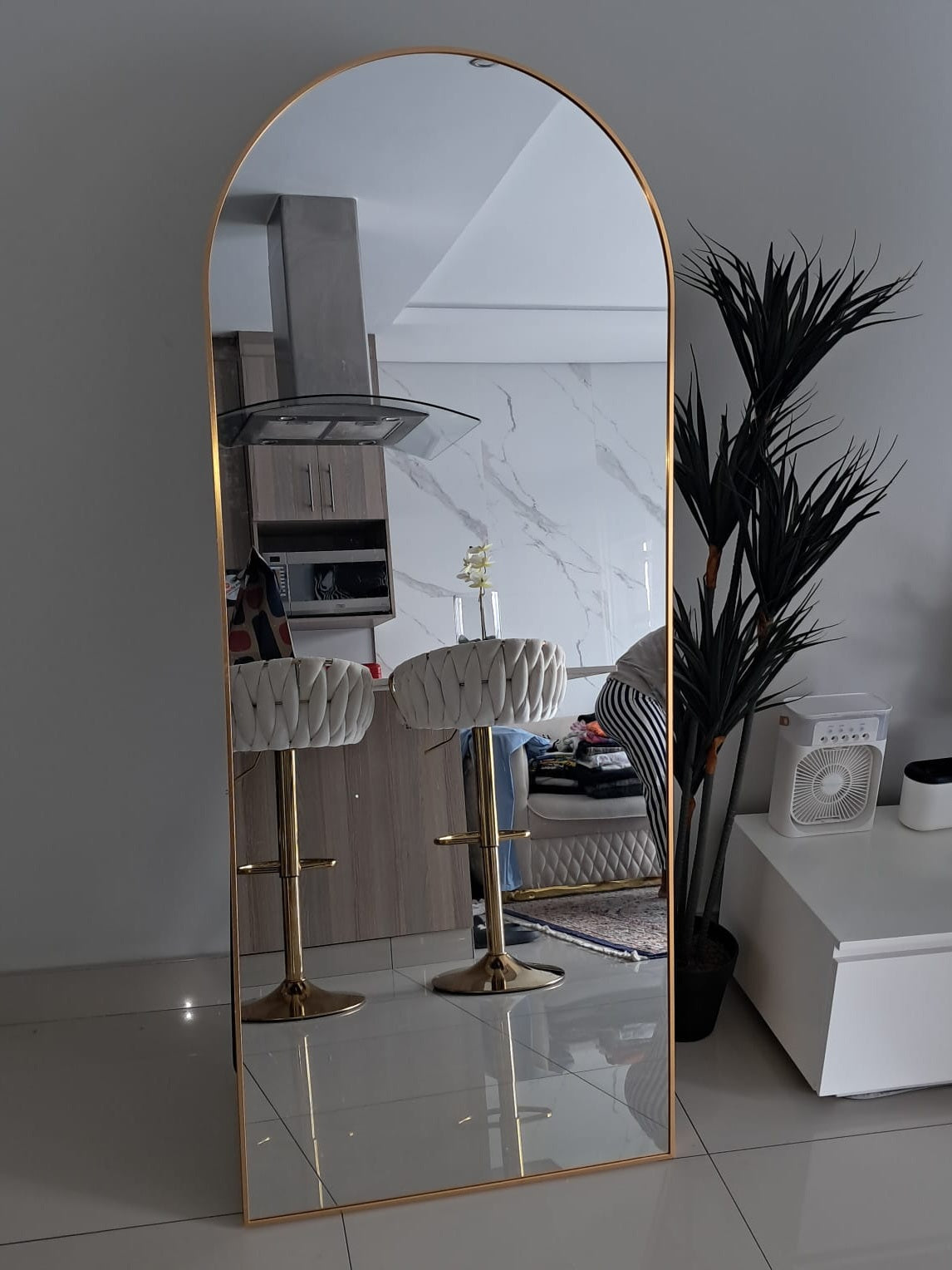 Mirror. 170x69. Gold