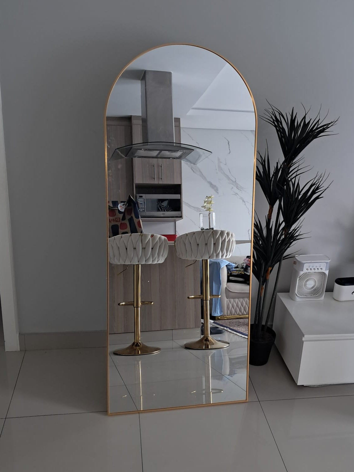 Mirror. 170x69. Gold
