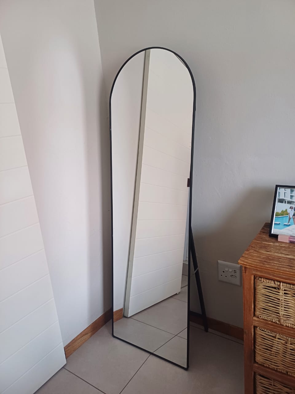 Mirror. 160x47cm. Black