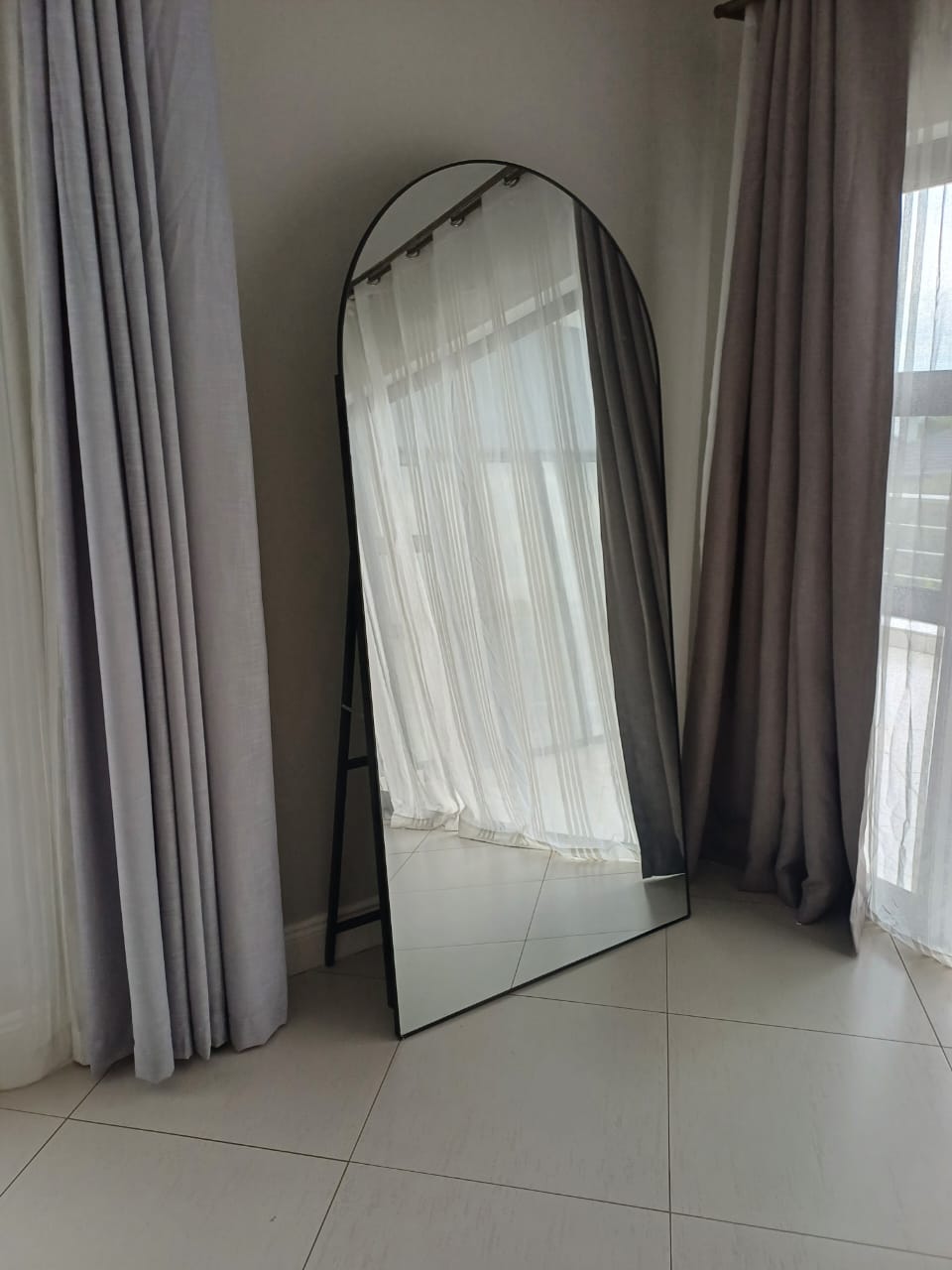 Mirror. Black. 190x90cm