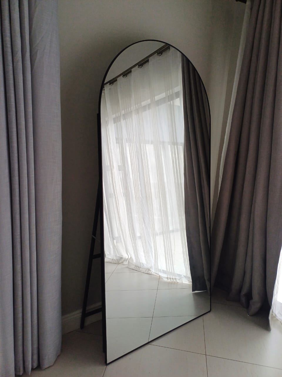 Mirror. Black. 190x90cm