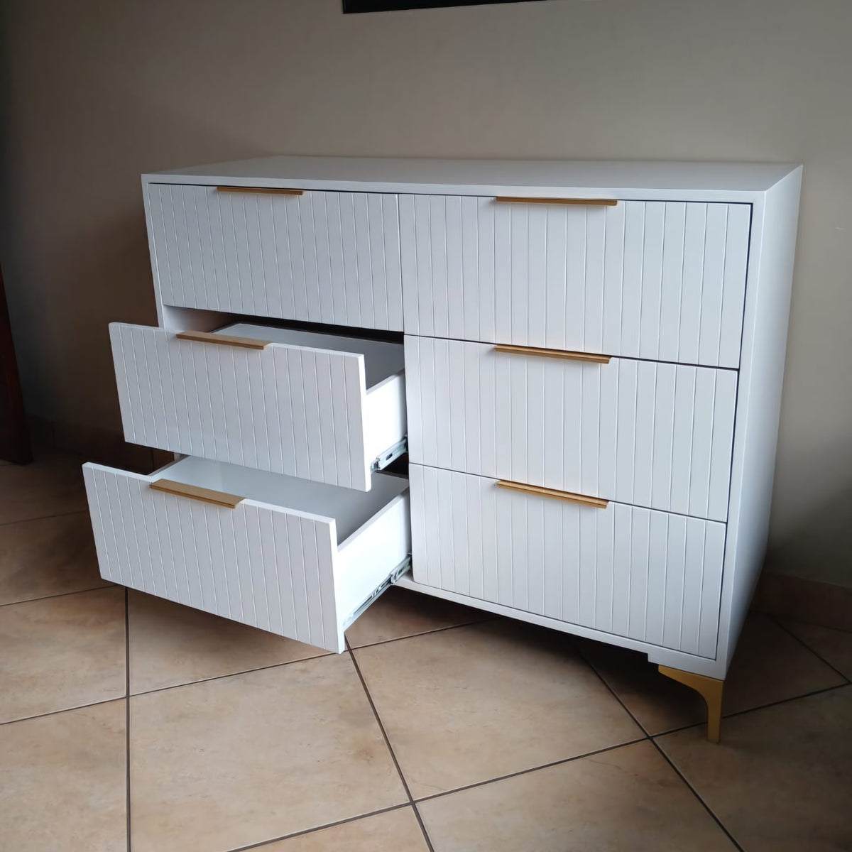 Chest of Drawers. Gold Finishes