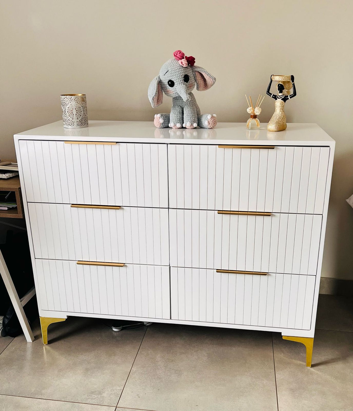 Chest of Drawers. Gold Finishes