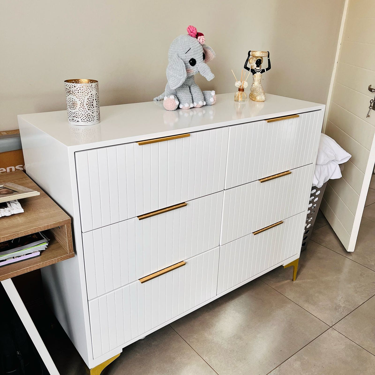 Chest of Drawers. Gold Finishes