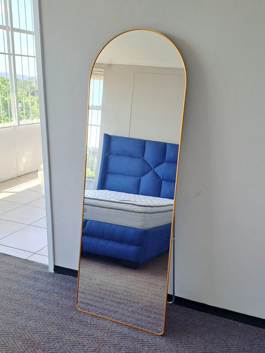 Mirror. 165x57cm. Gold