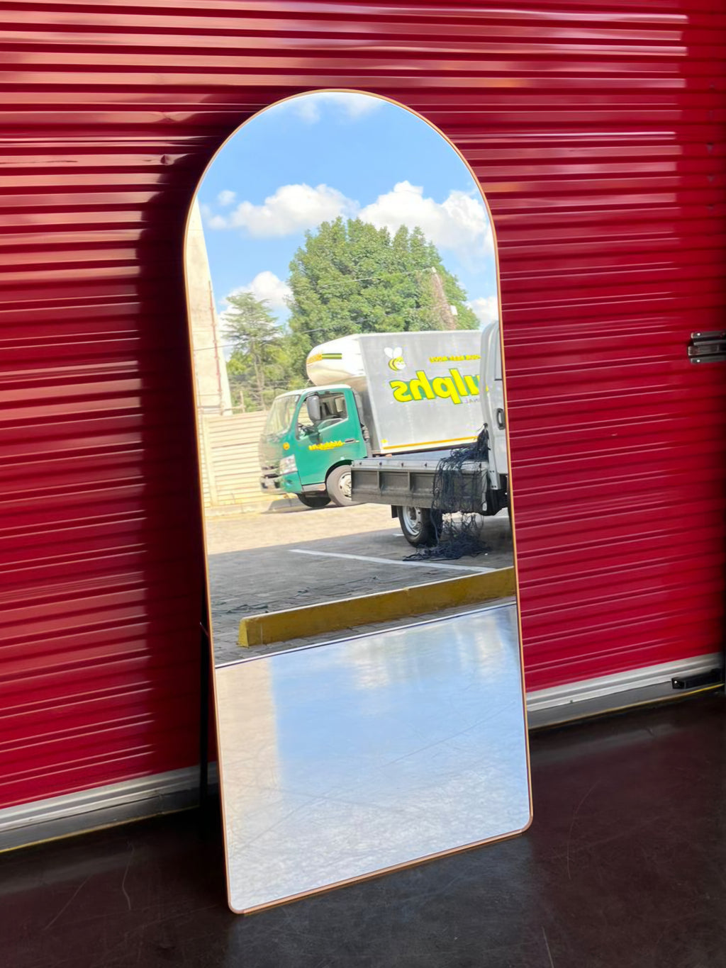 Mirror. 177x77cm. Gold
