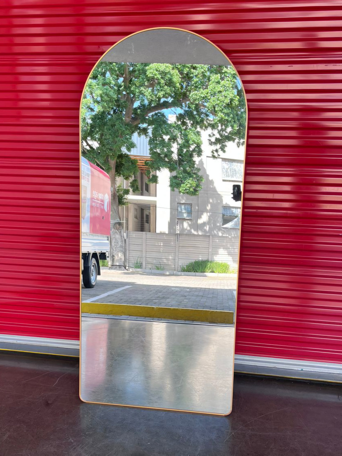 Mirror. 177x77cm. Gold