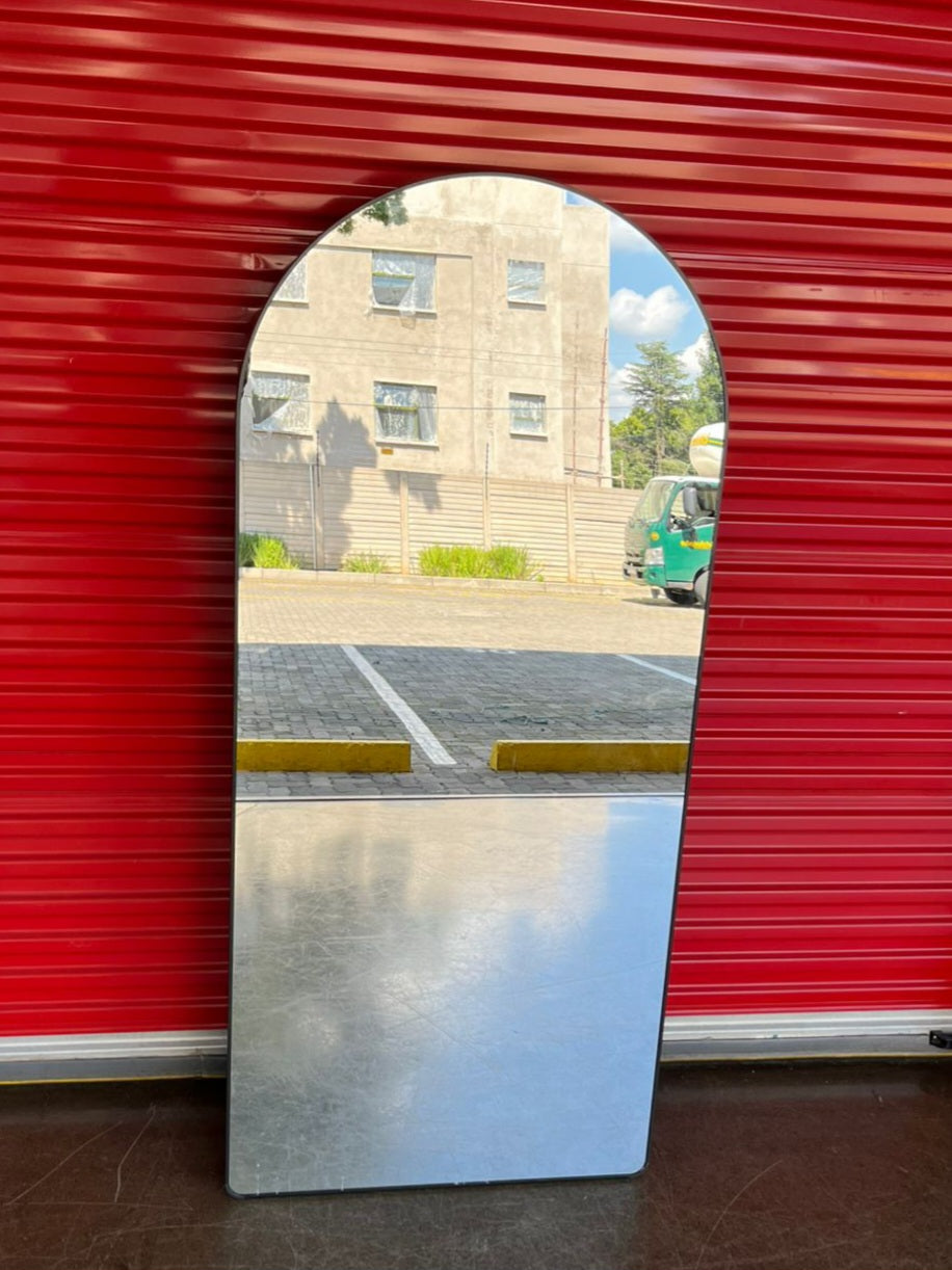Mirror. 177x77cm. Black